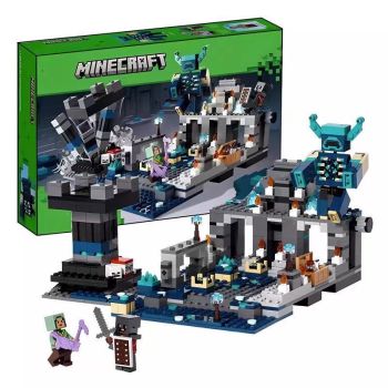 Minecraft The Deep Dark Battle Building Toy Set, Ancient City with Warden Figure, Exploding Tower & Treasure Chest, 584pcs